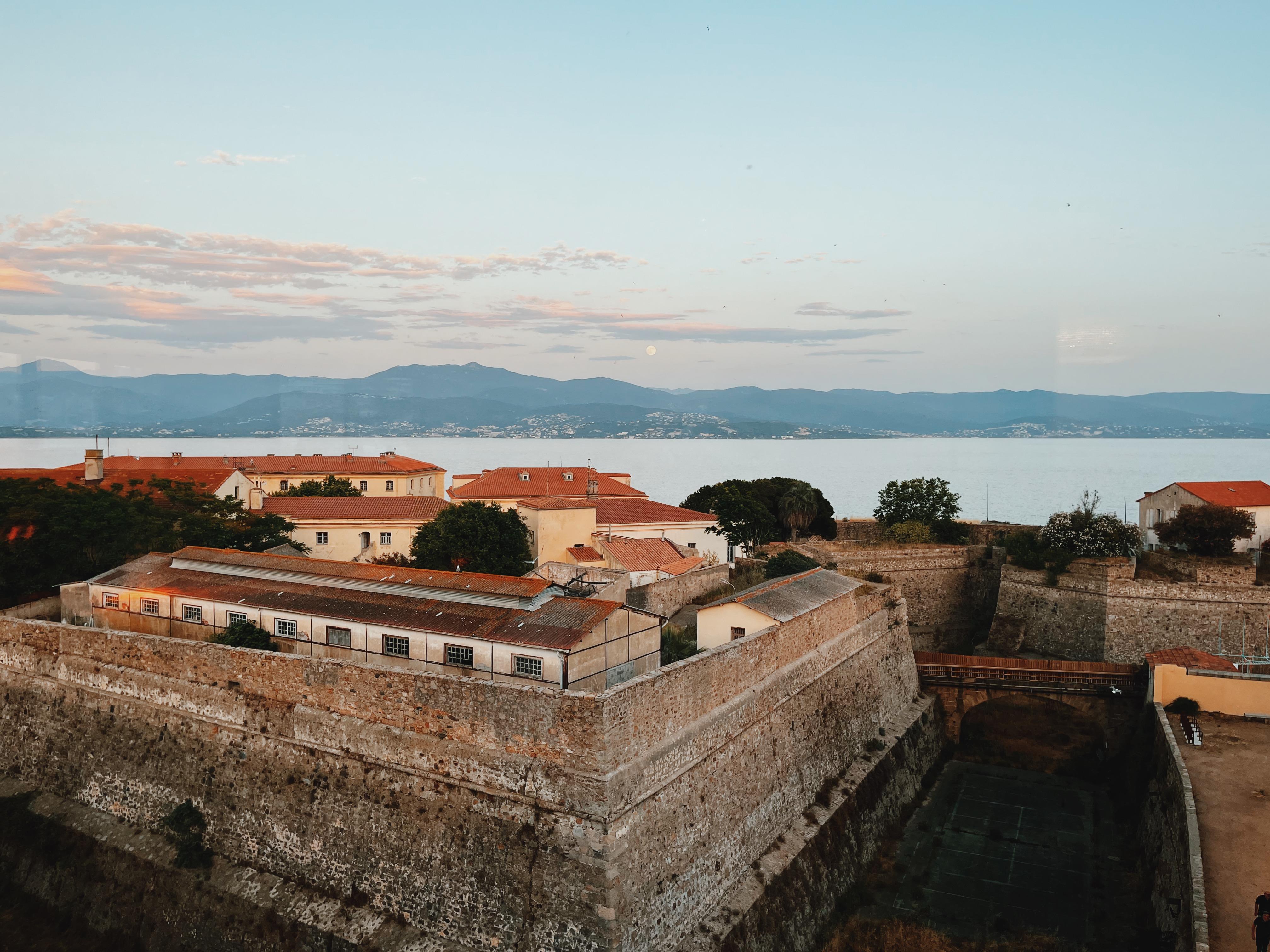 Hôtel en centre-ville à Ajaccio | Hôtel San Carlu Citadelle